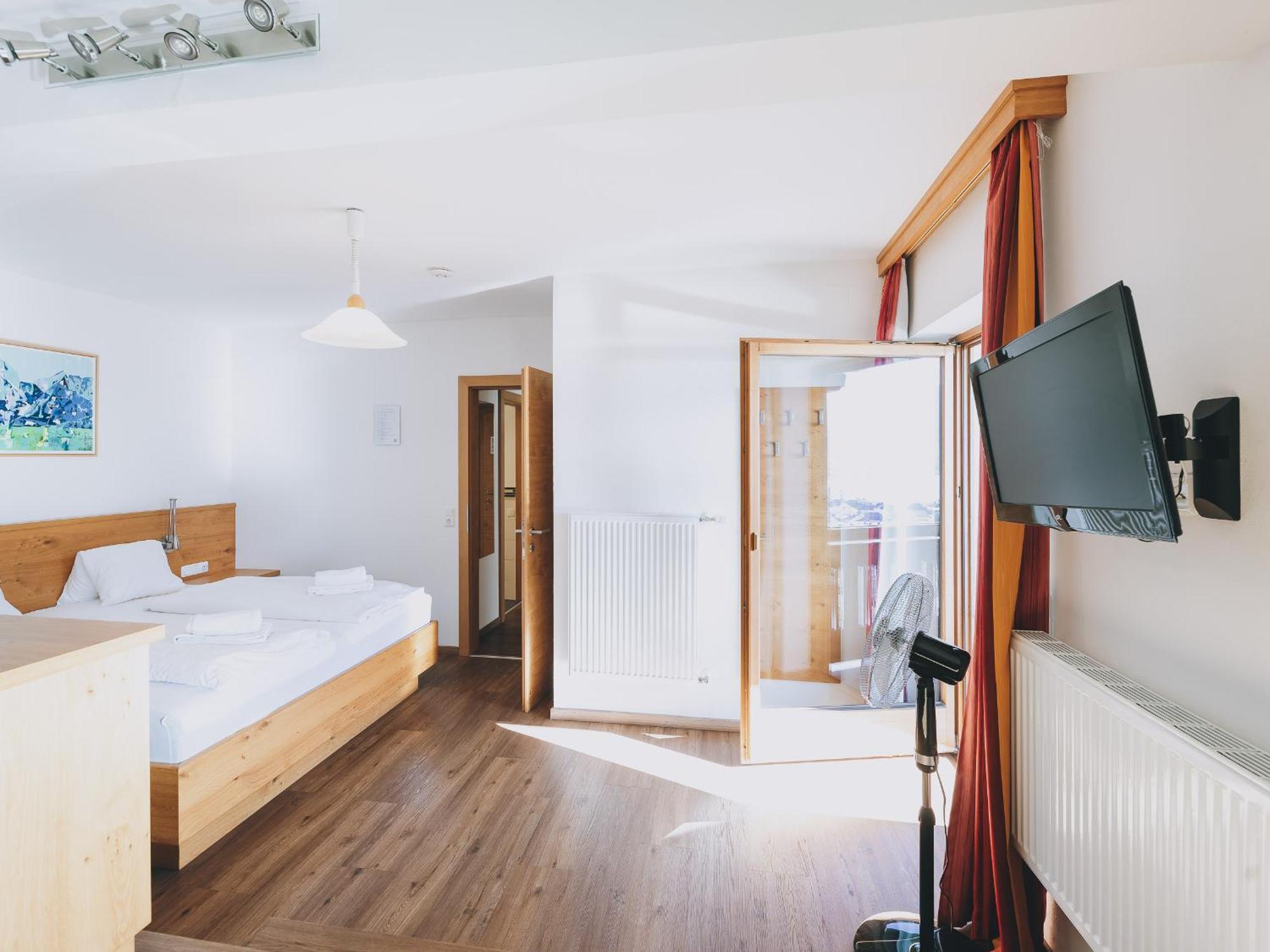 Haus Altenberger By We Rent, Summercard Included Zell am See Esterno foto